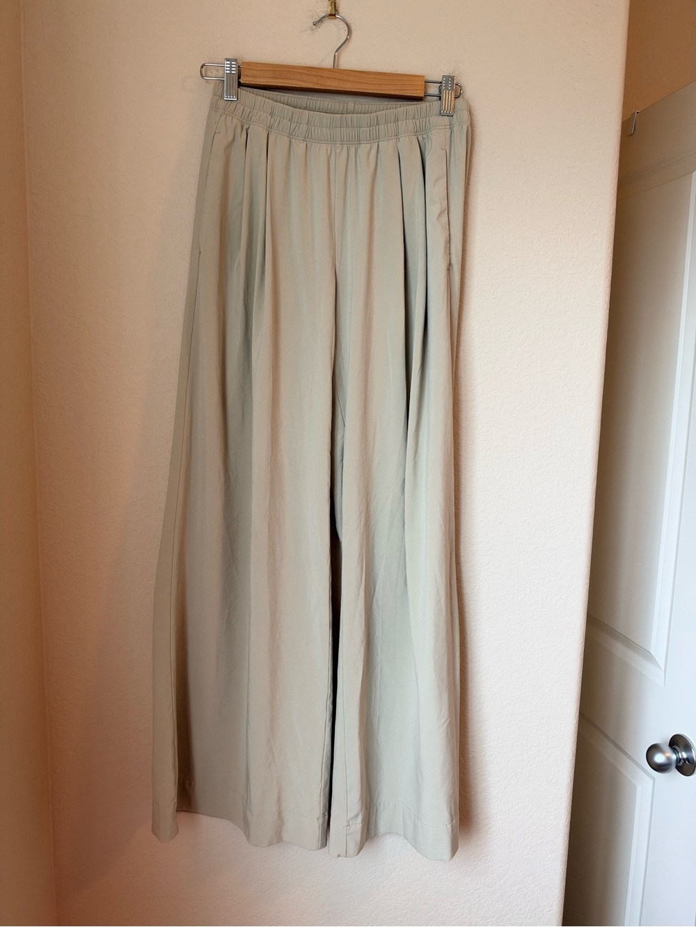 Vuori Villa Wideleg Pant Size XS